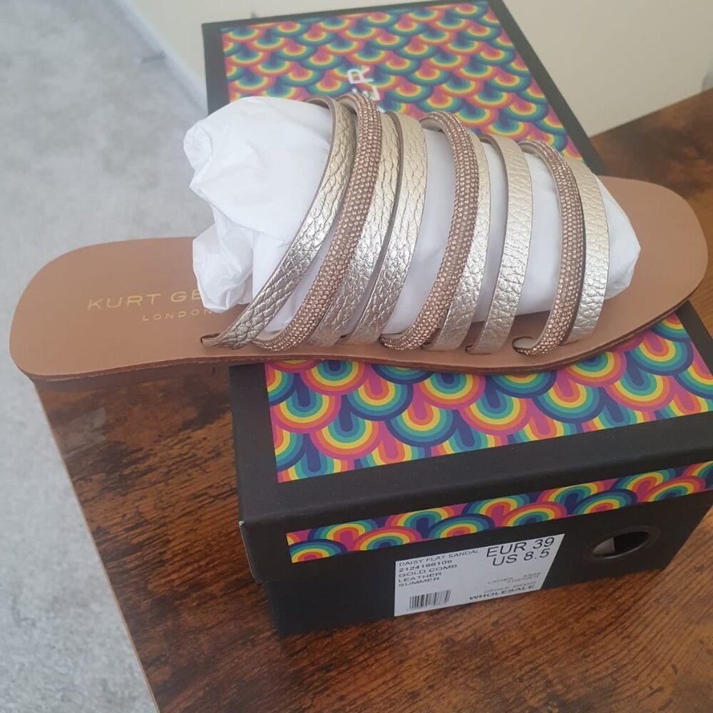 Sandal Kurt Geiger DAISY FLAT  Color: GOLD COMB  Size: 8.5, new, never worn - Picture 6 of 12